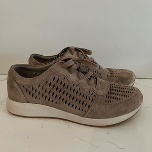 Dansko Charlie Sneaker Suede Walnut Color.
